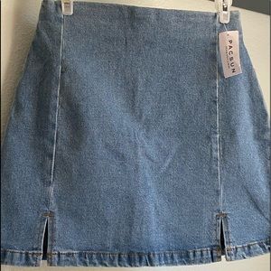 Brandy Melville jean skirt J Galt.❤️